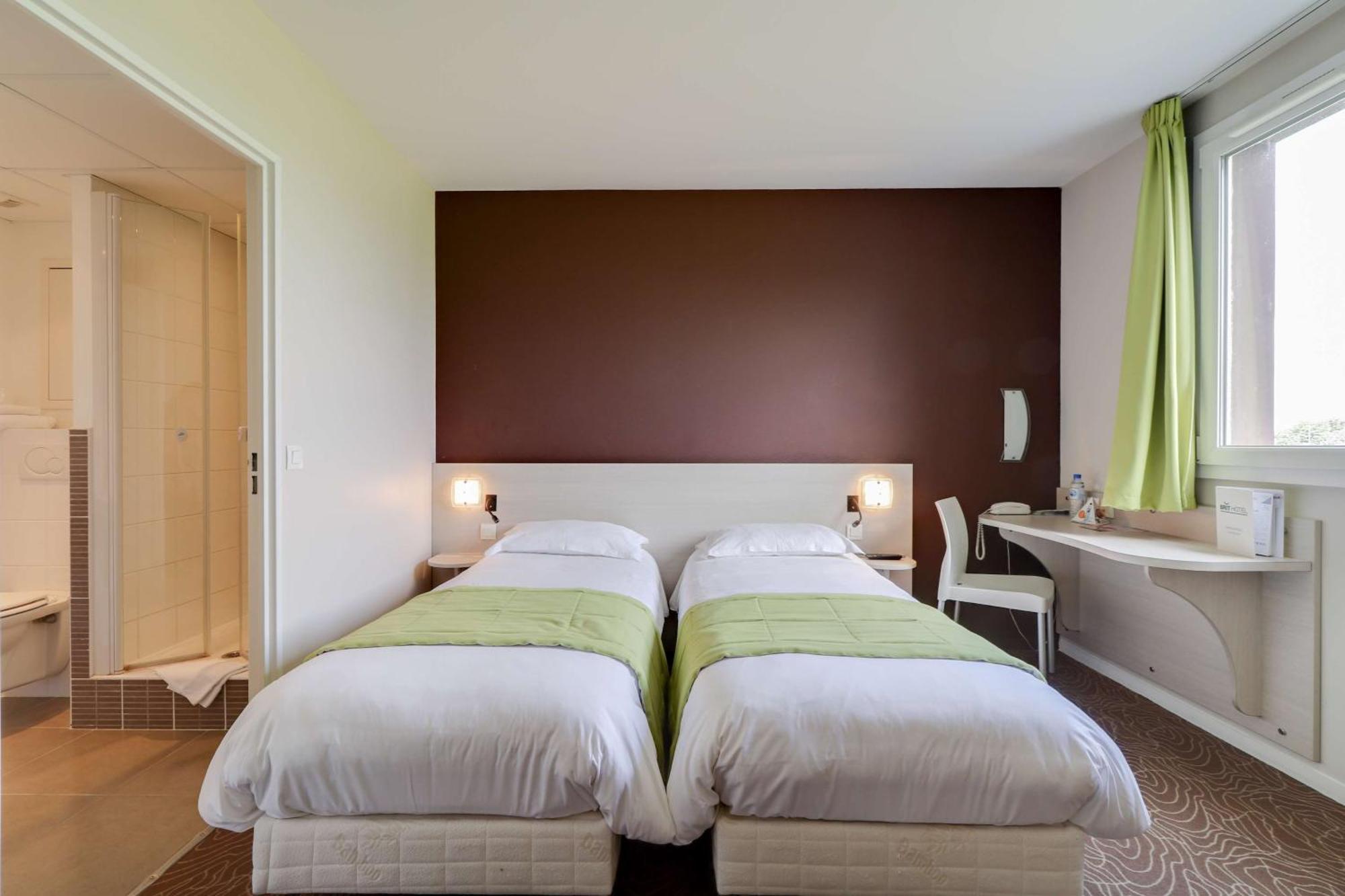 Brit Hotel Saint-Meen-Le-Grand En Broceliande Zewnętrze zdjęcie