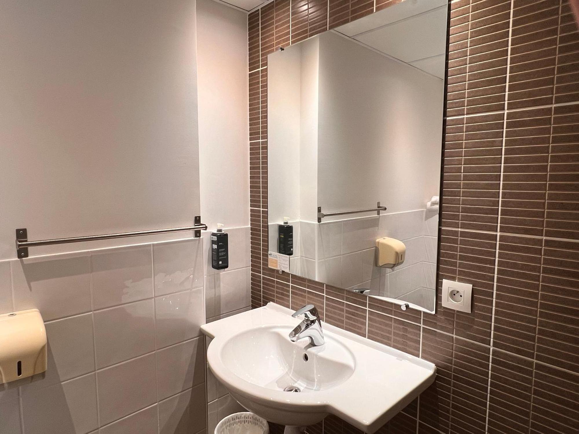 Brit Hotel Saint-Meen-Le-Grand En Broceliande Zewnętrze zdjęcie